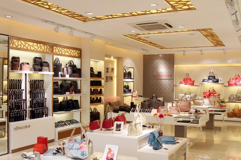 红谷皮具：实体店的春天